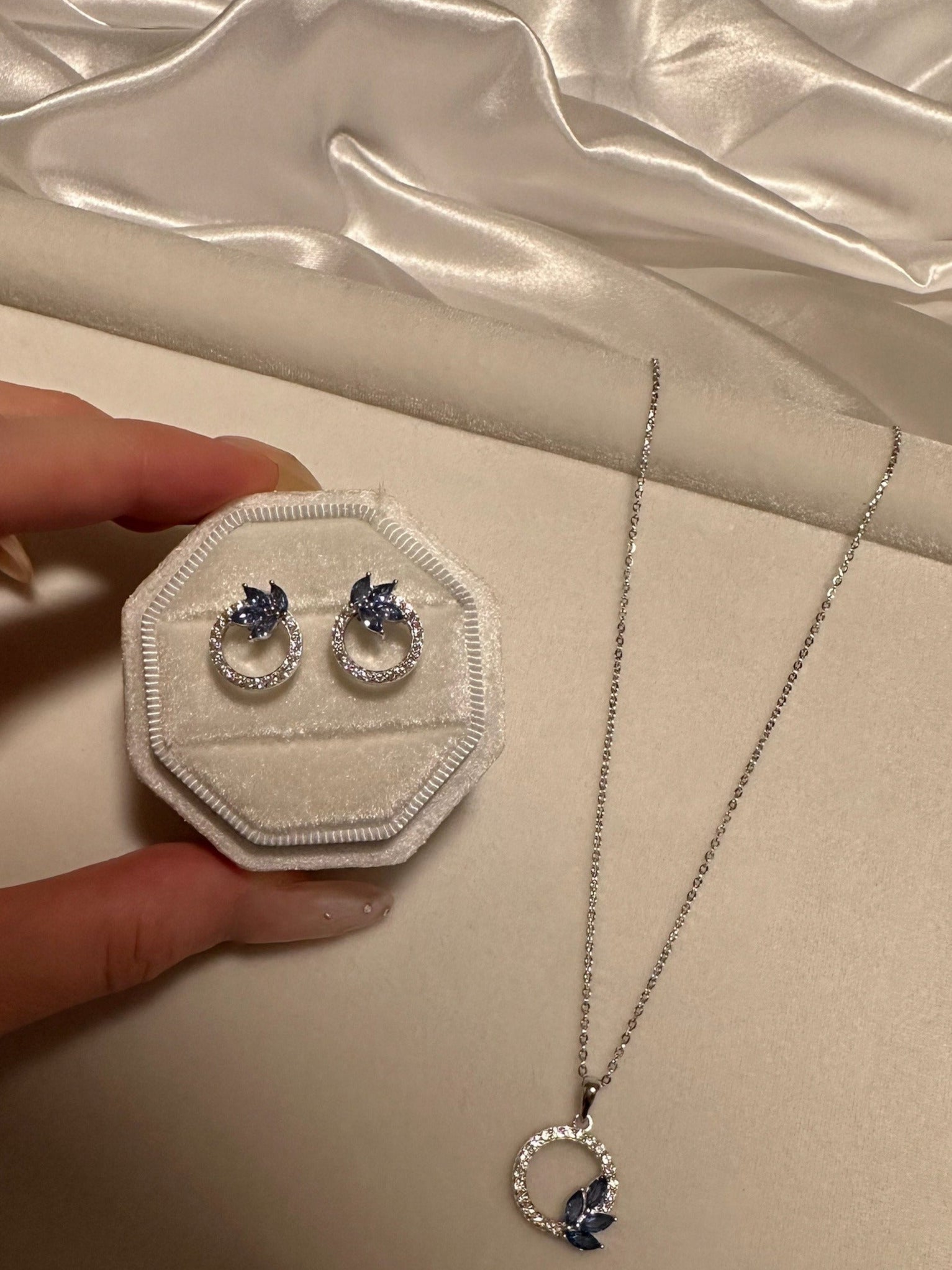 Leaflet Necklace