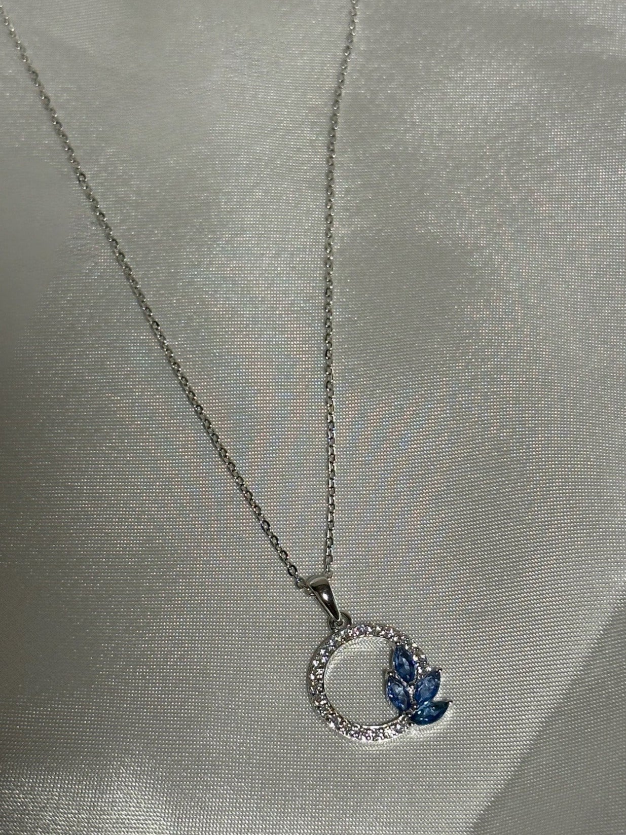 Leaflet Necklace