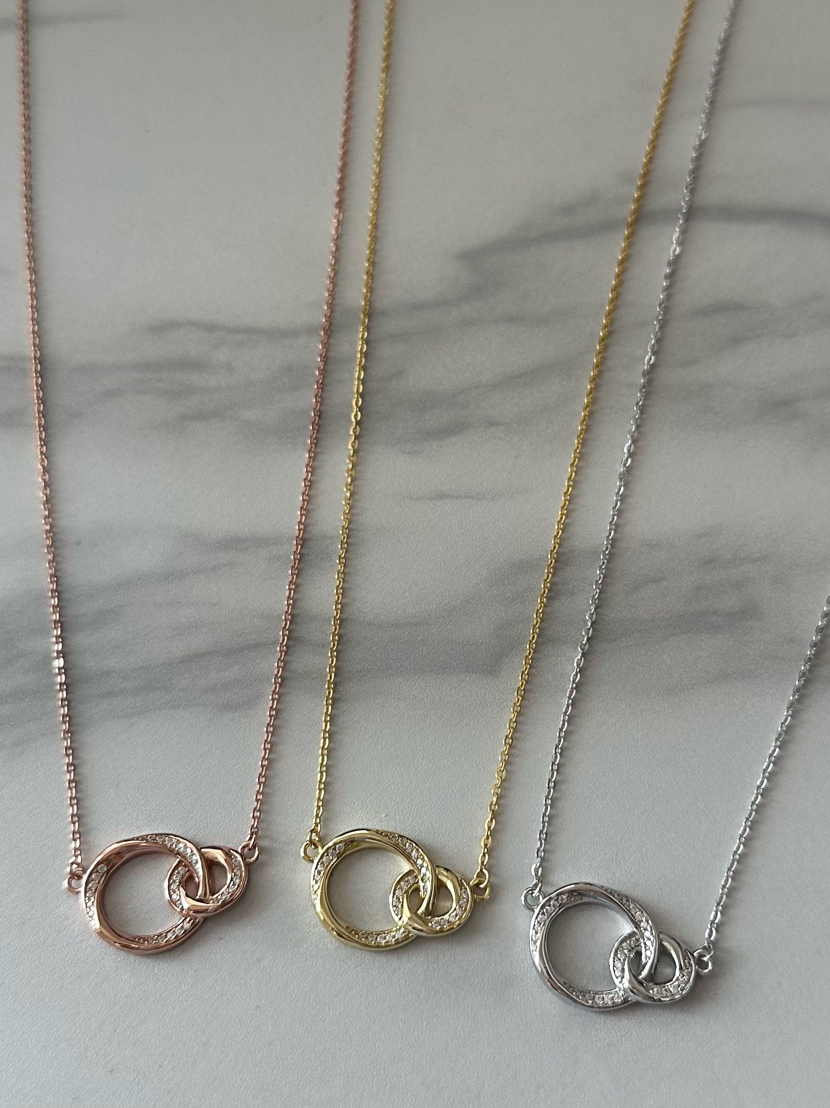 Uni Circle Necklace