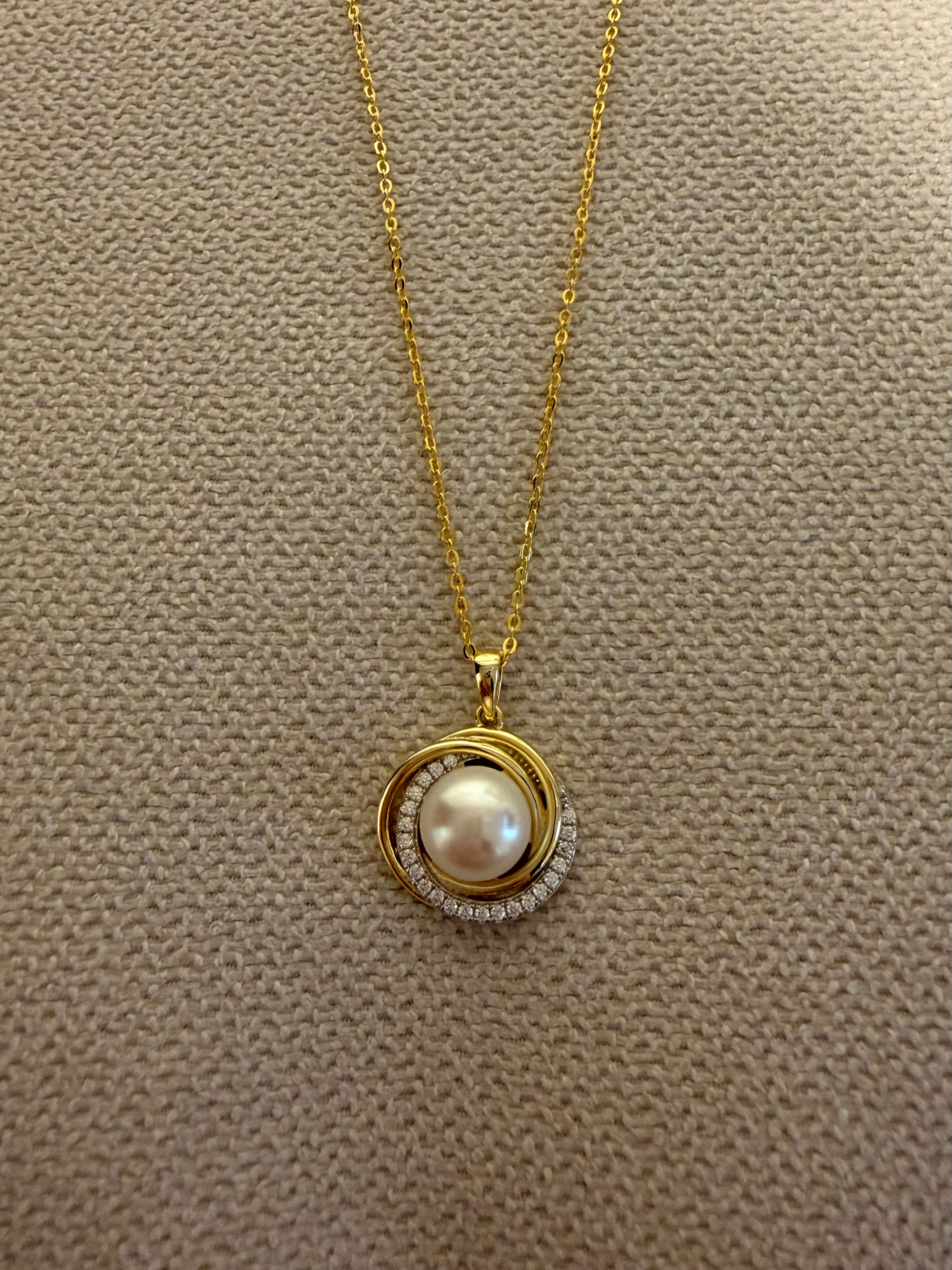 Lumire Pearl Necklace