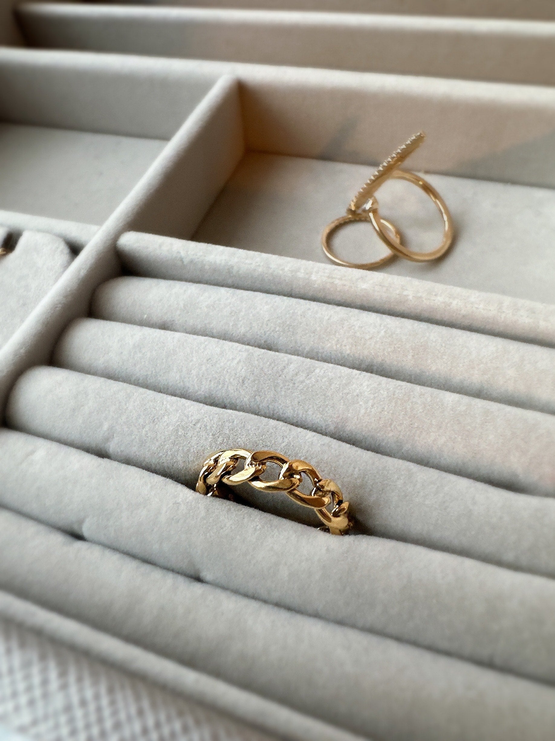 Baby Bee Ring