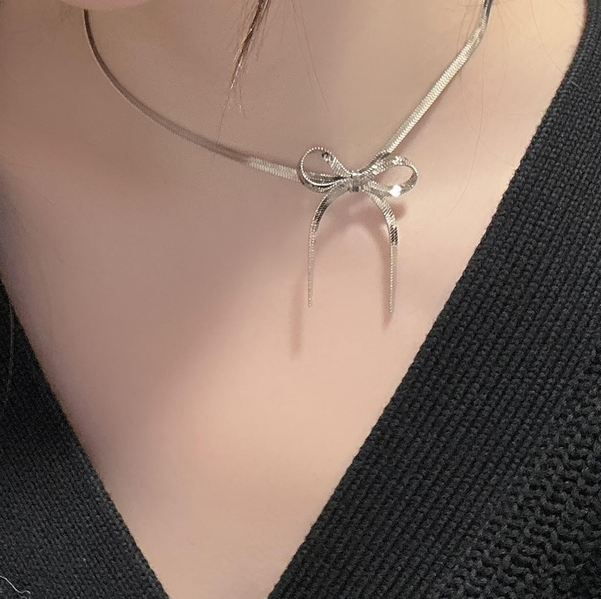 Cutesy Ribbon Necklace