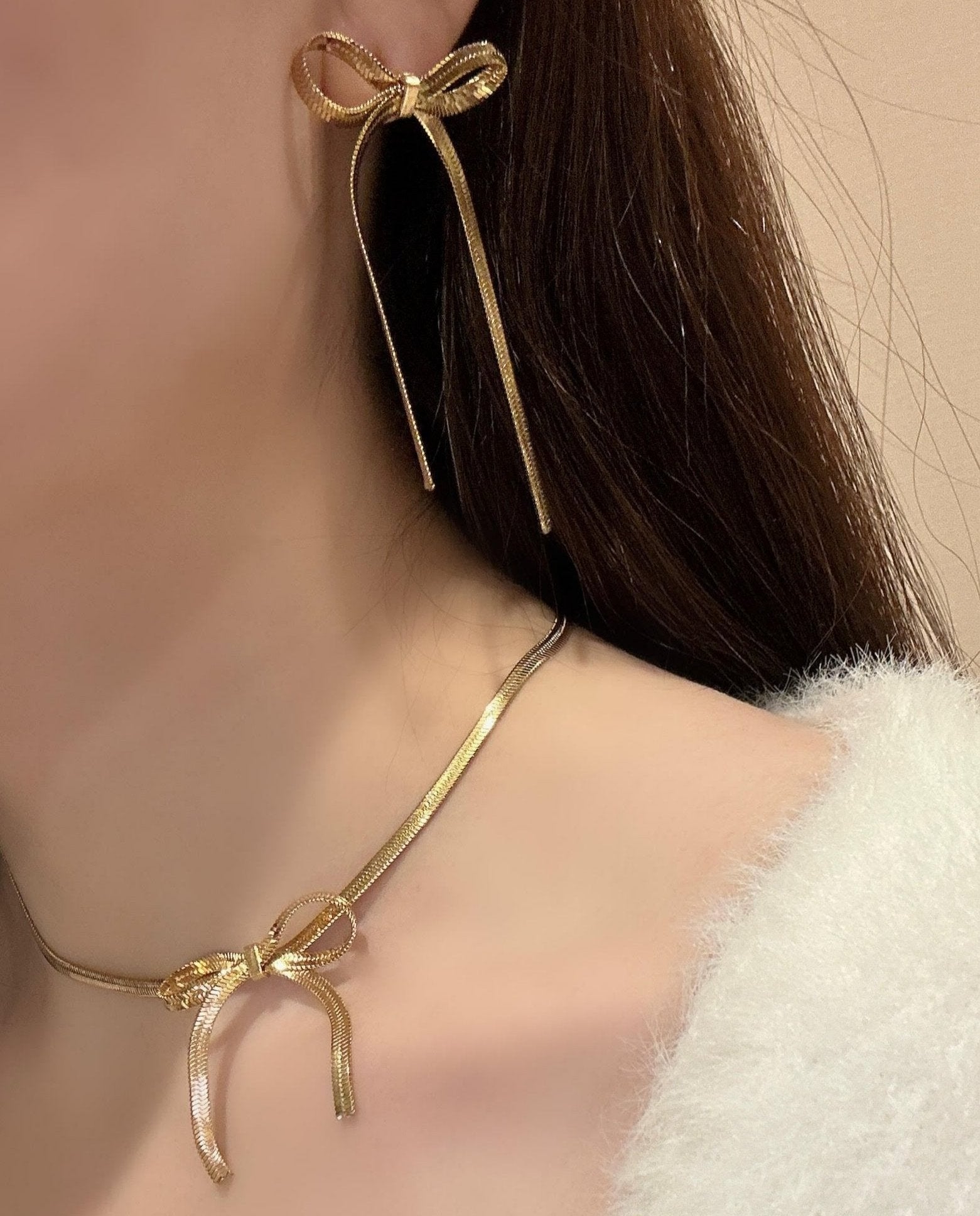 Cutesy Ribbon Necklace